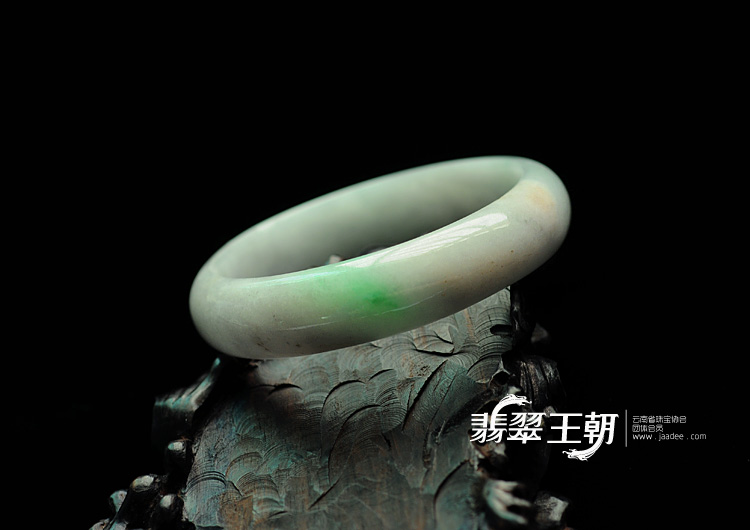 糯冰种紫罗兰飘翠缅甸翡翠手镯(57.4)