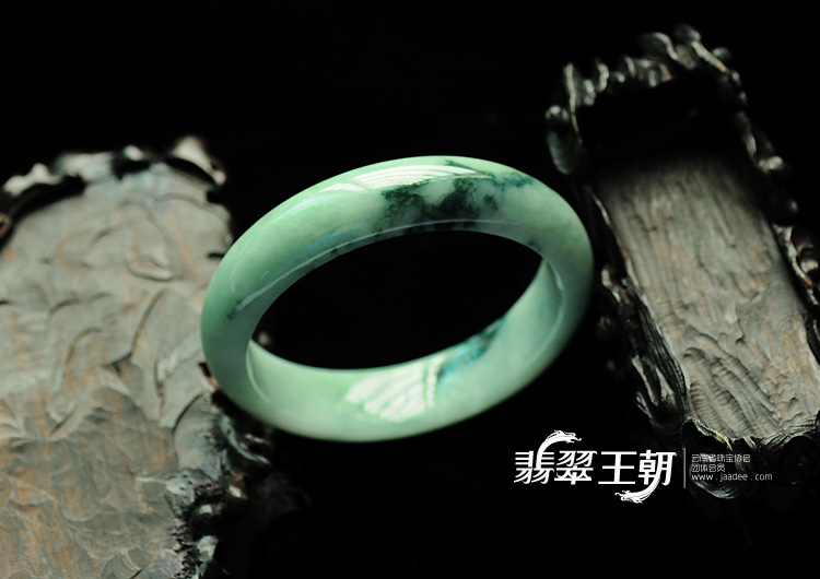 细糯种飘花缅甸翡翠手镯(55.8)