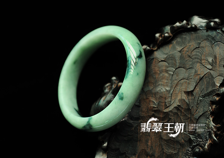 细糯种飘花缅甸翡翠手镯(55.8)