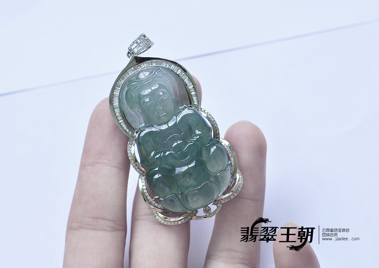 冰种蓝晴水缅甸翡翠镶白金观音挂件