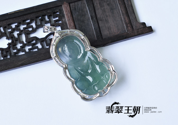 冰种蓝晴水缅甸翡翠镶白金观音挂件