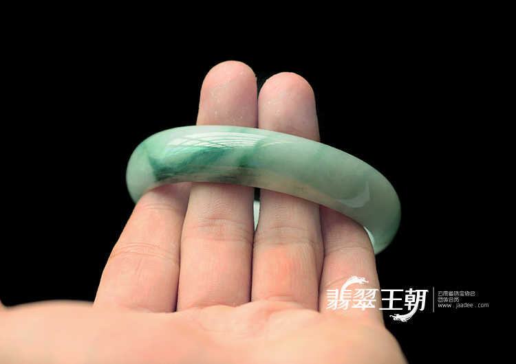细糯种飘花缅甸翡翠手镯(58.5)