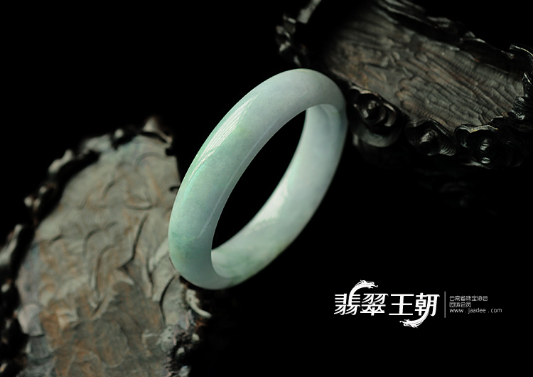 糯冰种淡紫罗兰青色缅甸翡翠手镯(56.7)