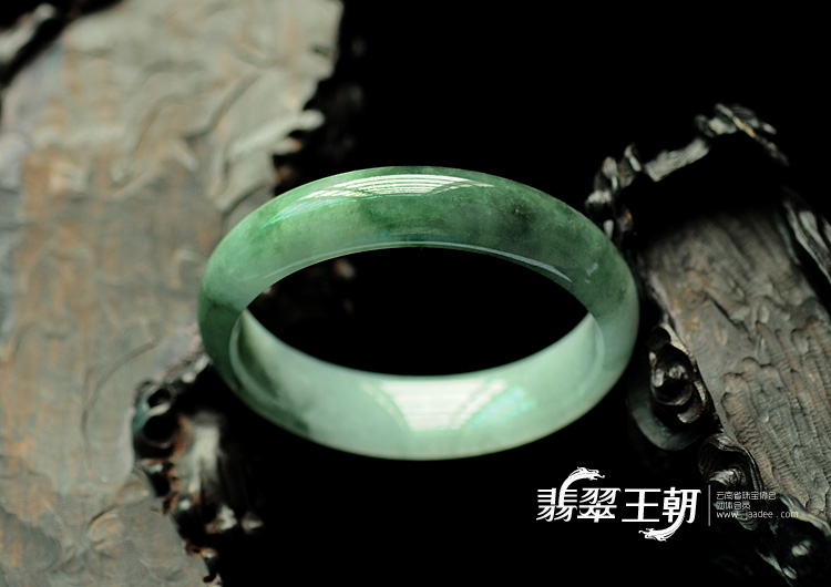 糯冰种飘花缅甸翡翠手镯(59.3)