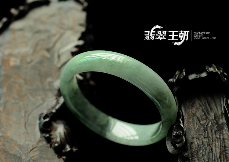 糯冰种飘花缅甸翡翠手镯(59.3)