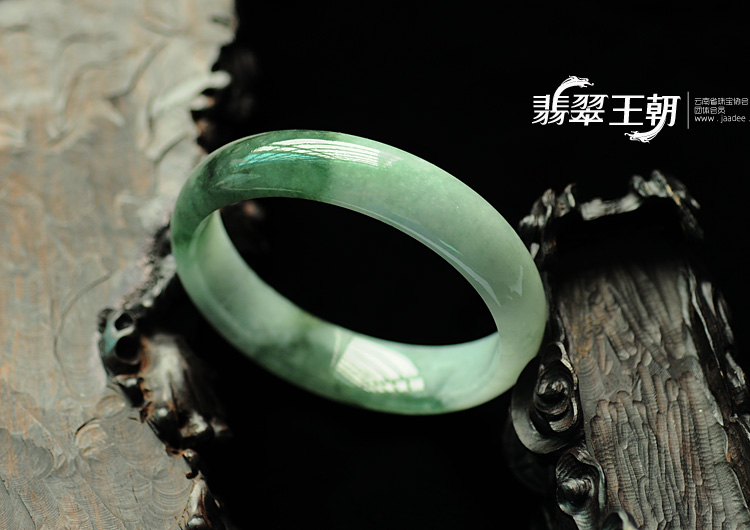 糯冰种飘花缅甸翡翠手镯(59.3)