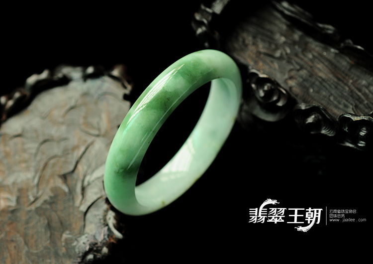 糯冰种青色飘花缅甸翡翠手镯(54.4)
