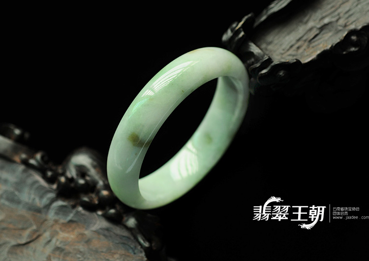 糯冰种飘花缅甸翡翠手镯(57.5)