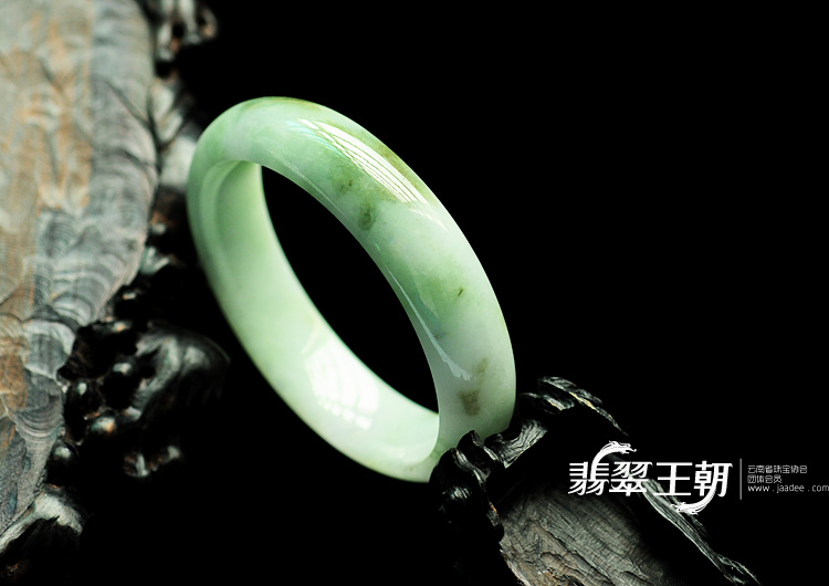 糯冰种飘花缅甸翡翠手镯(57.5)