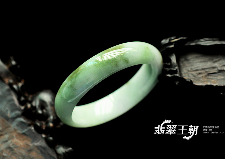 糯冰种飘花缅甸翡翠手镯(57.5)
