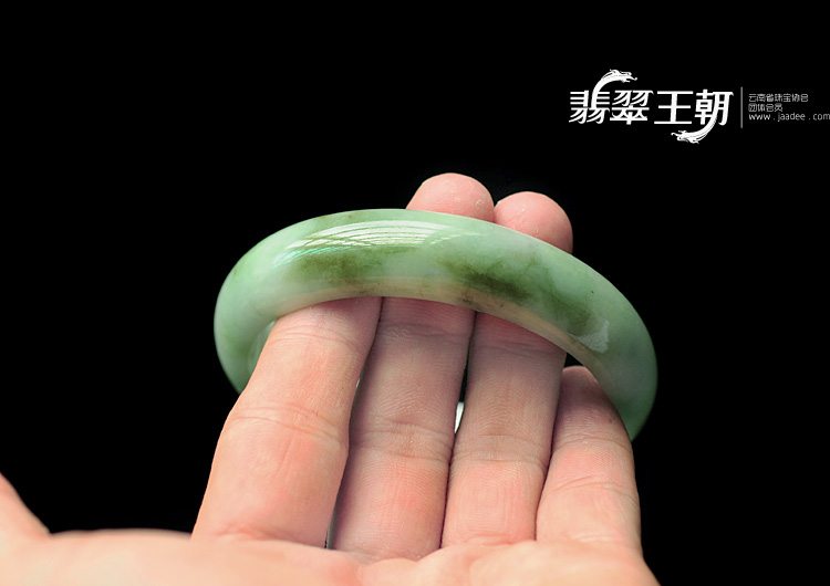 糯冰种飘花缅甸翡翠手镯(57.5)
