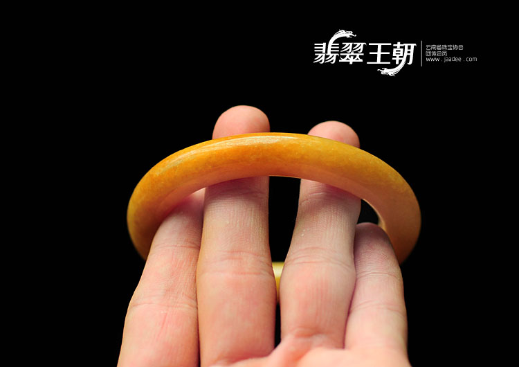 细糯种黄翡缅甸翡翠手镯(53.1)