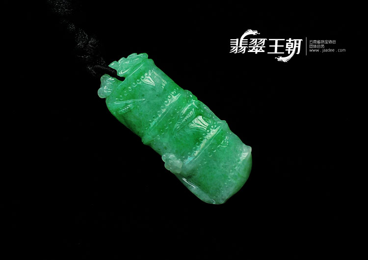 糯冰种满绿翠色缅甸翡翠节节高挂件