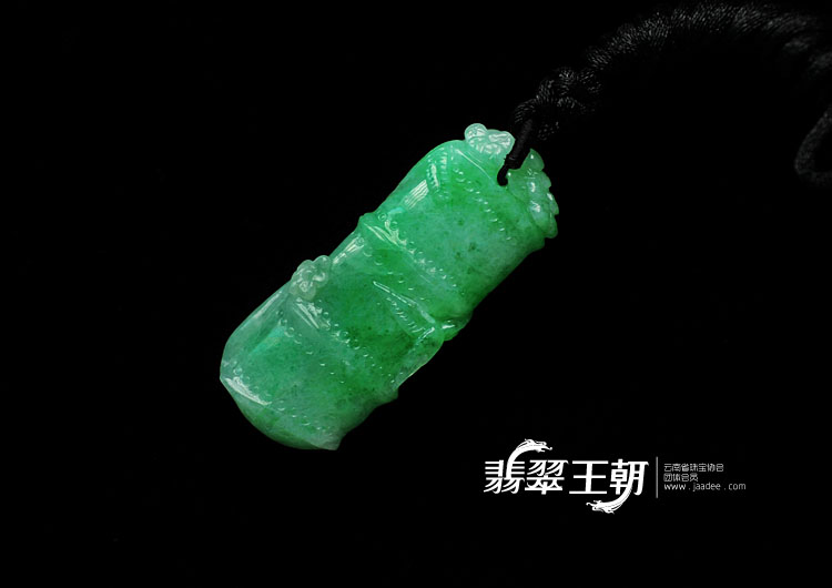 糯冰种满绿翠色缅甸翡翠节节高挂件