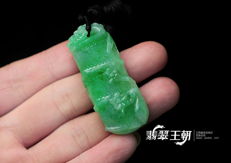 糯冰种满绿翠色缅甸翡翠节节高挂件