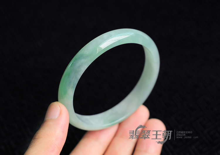 糯冰种青色缅甸翡翠手镯(60)