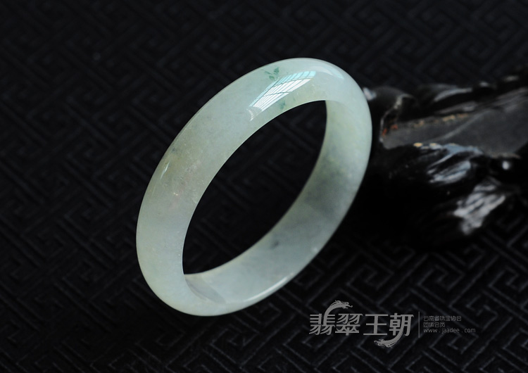 冰种略飘花缅甸翡翠手镯(58.5)