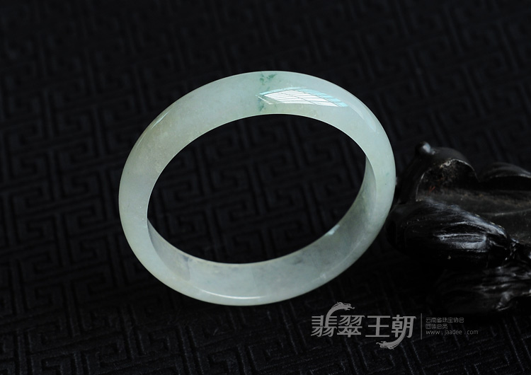 冰种略飘花缅甸翡翠手镯(58.5)