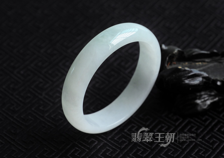糯冰种白青缅甸翡翠手镯(57.1)