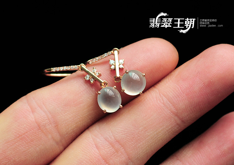 冰玻种缅甸翡翠镶玫瑰金耳坠(真钻)