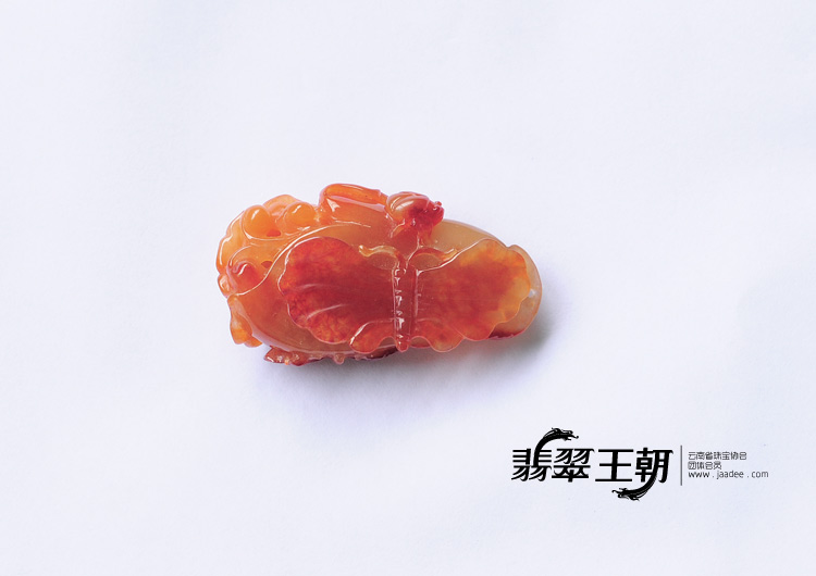 糯冰种红翡缅甸翡翠蝴蝶玉兰花挂件
