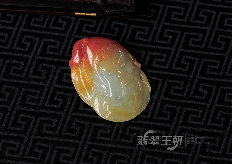 糯冰种红黄翡缅甸翡翠关公头挂件