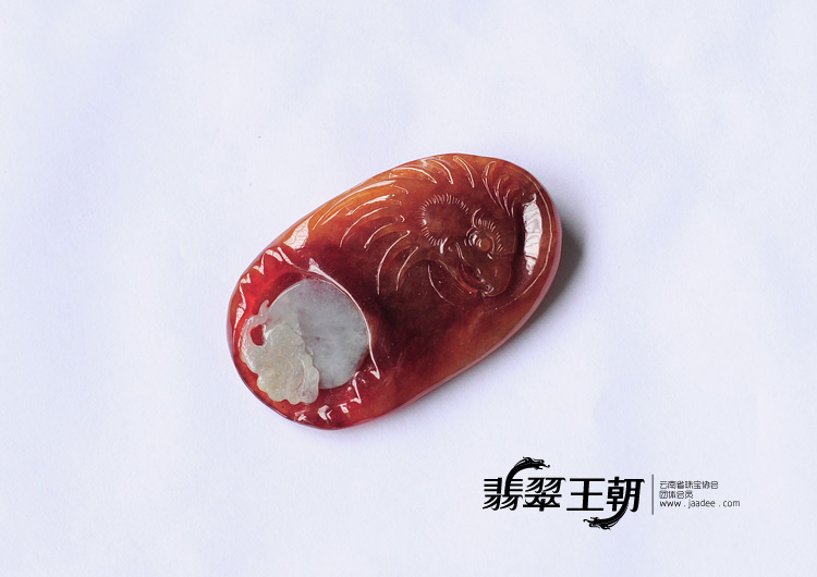 冰种红翡缅甸翡翠鹦嘴兽挂件