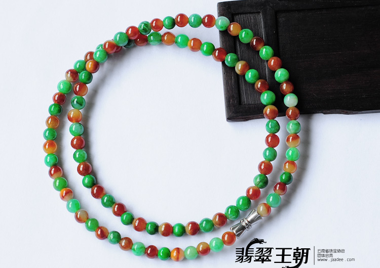 糯冰种红加绿缅甸翡翠项链（100颗）