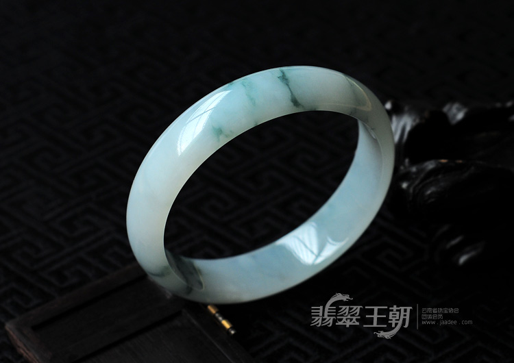 糯冰种飘花缅甸翡翠手镯（56.9mm）