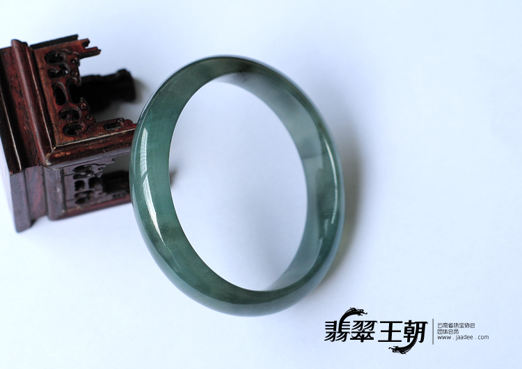 冰种蓝晴水缅甸翡翠手镯（57.9mm）