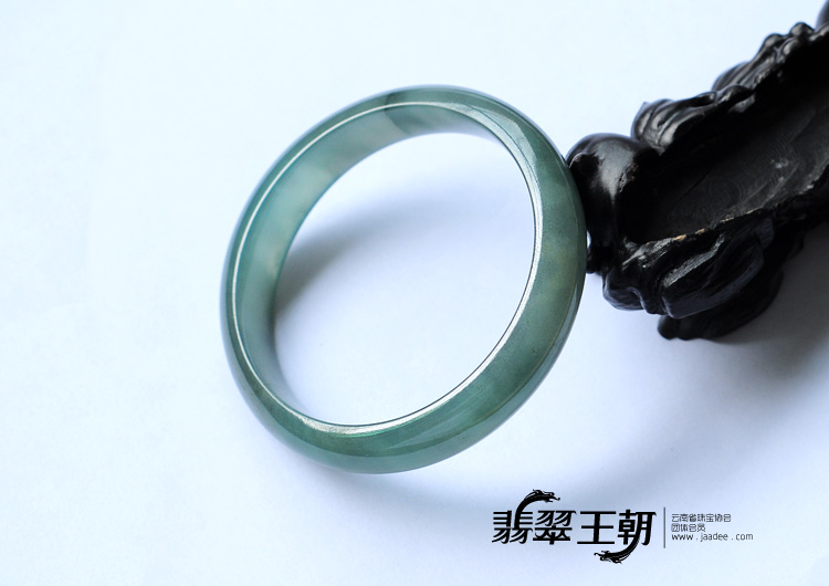 冰种蓝晴水缅甸翡翠手镯（57.9mm）