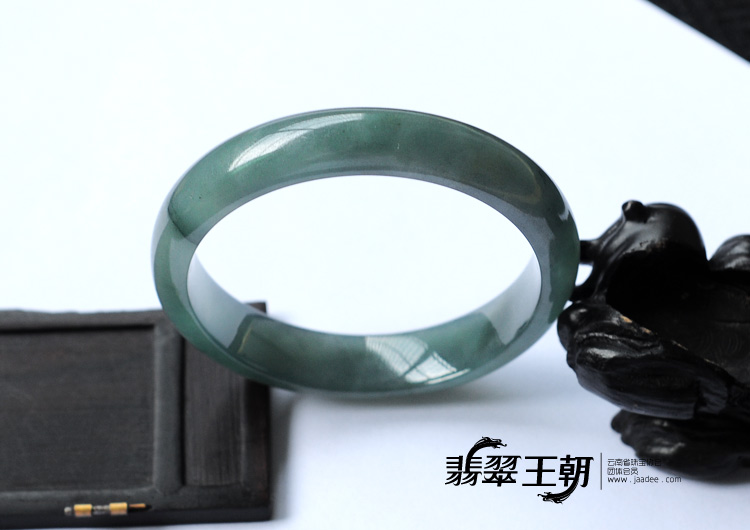 冰种蓝晴水缅甸翡翠手镯（57.9mm）