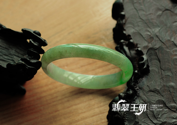 冰种飘翠缅甸翡翠手镯(56mm)