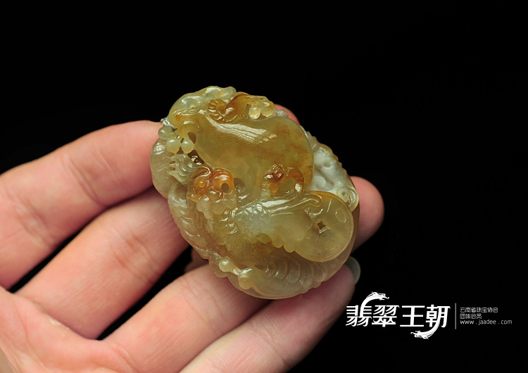 冰种黄翡缅甸翡翠英明神武挂件