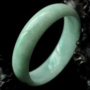 细糯种淡晴水缅甸翡翠手镯（52mm）