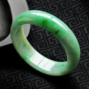 糯冰种飘翠缅甸翡翠手镯(58.3)