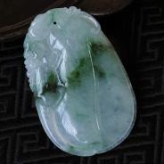 冰种飘绿花缅甸翡翠福瓜挂件
