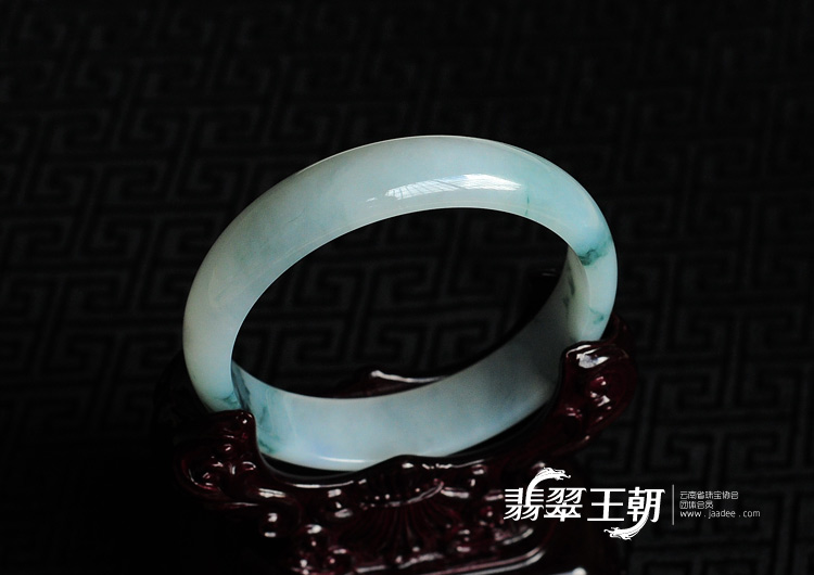 糯冰种飘花缅甸翡翠手镯(60.6)