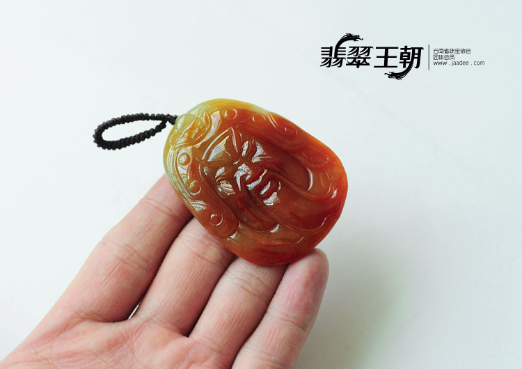 糯冰种红黄翡缅甸翡翠关公头挂件