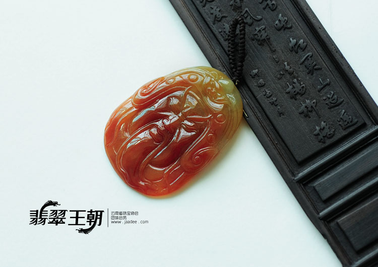 糯冰种红黄翡缅甸翡翠关公头挂件