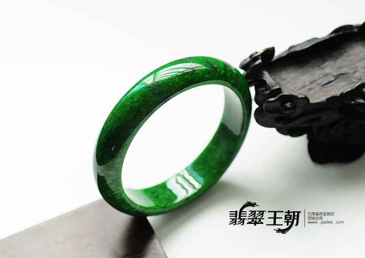 糯冰种癣加绿缅甸翡翠手镯(51.8mm)