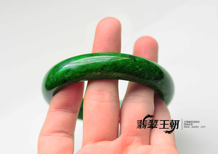 糯冰种癣加绿缅甸翡翠手镯(51.8mm)