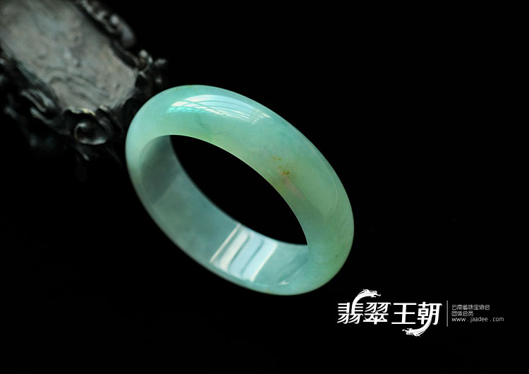 冰种晴水缅甸翡翠宽条手镯(58.6mm)