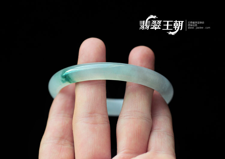 冰种飘花缅甸翡翠手镯(56.6mm)
