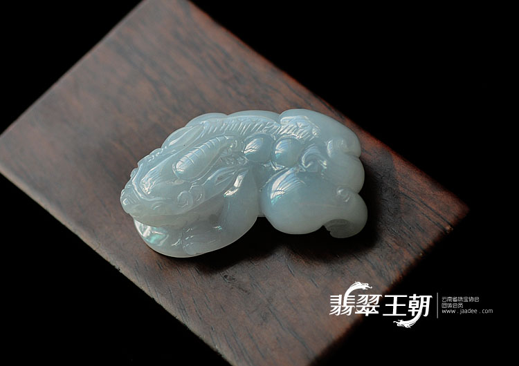 糯冰种紫罗兰缅甸翡翠貔貅挂件