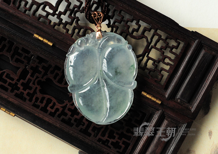 冰种飘花缅甸翡翠叶子挂件
