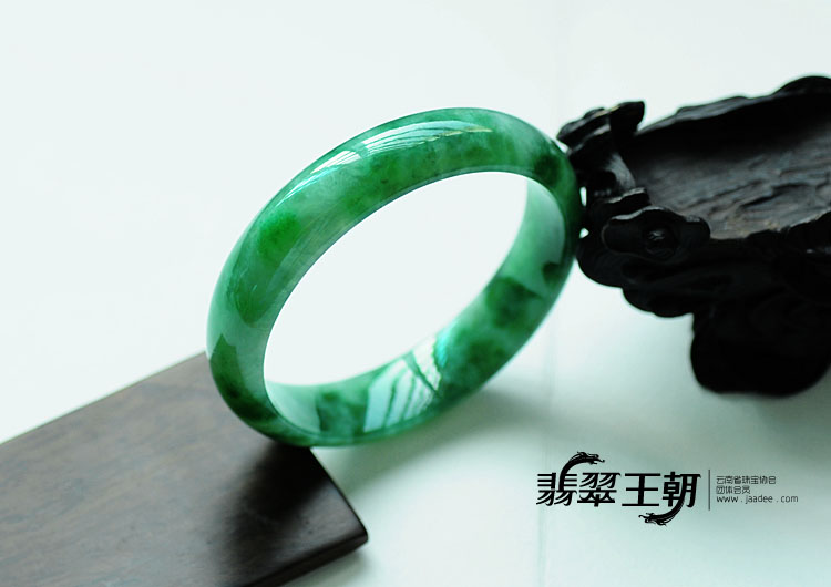 糯冰种飘花缅甸翡翠手镯(54.3)