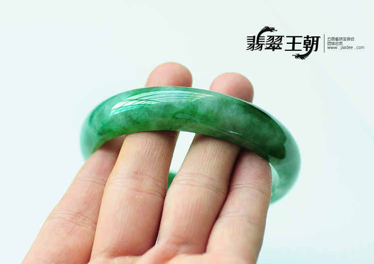 糯冰种飘花缅甸翡翠手镯(54.3)