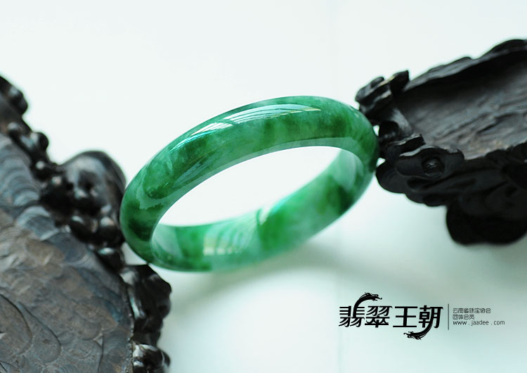 糯冰种飘花缅甸翡翠手镯(54.3)