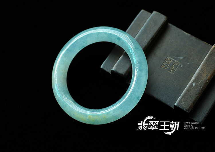 冰种飘花缅甸翡翠圆条手镯(44.3)